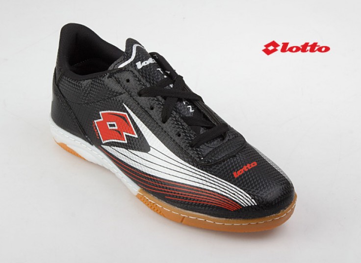 کفش فوتبالی CR7