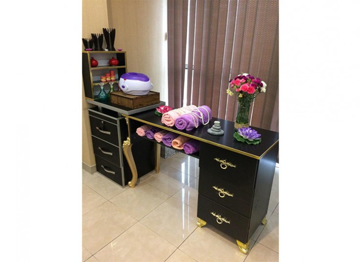 پاکسازی و ماساژ صورت آرومانا