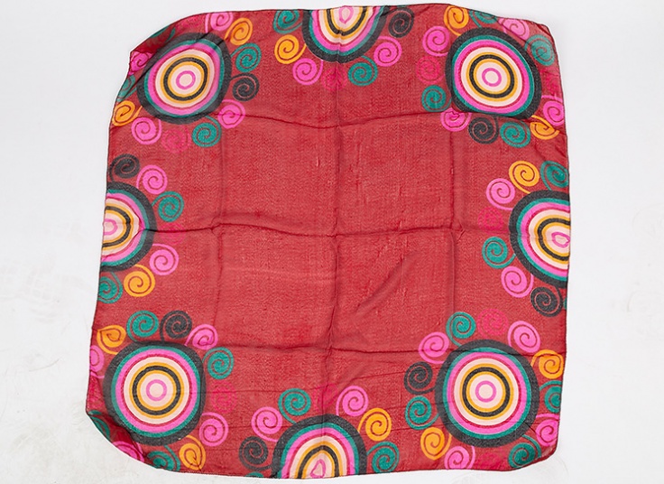 روسری نخی طرح دار زنانه