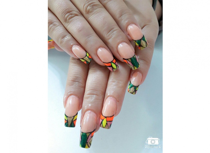 آموزش کاشت ناخن سارا نیل