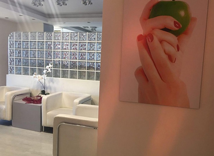 خدمات ناخن مانیا