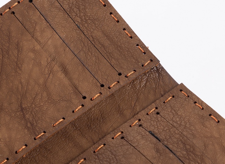 جاکارتی و کیف پول چرم طبیعی