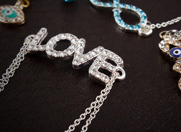 پابند نگین دار