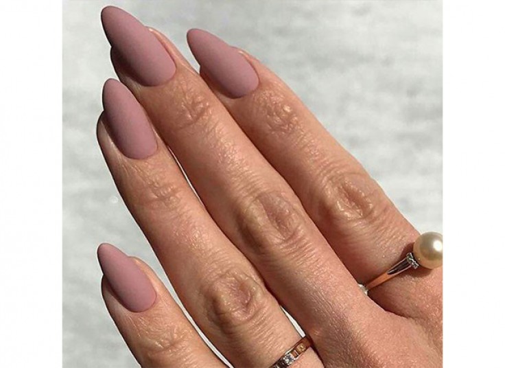 خدمات ناخن در سالن مرسده