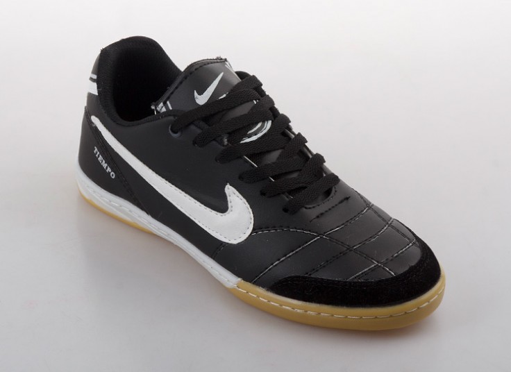 کفش فوتبالی طرح NIKE