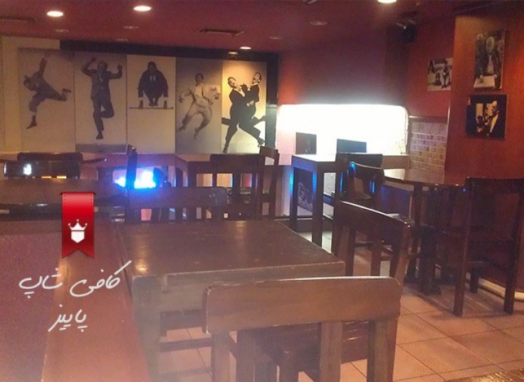 صبحانه در کافه پاییز