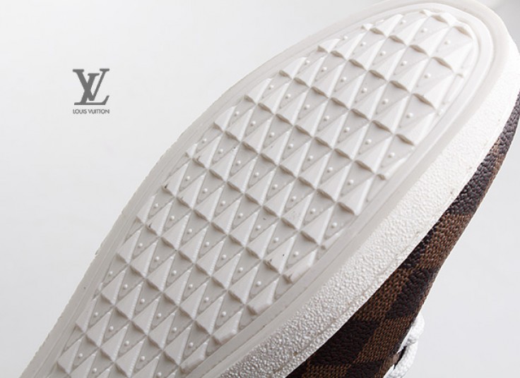 کفش اسنیکرز طرح LV