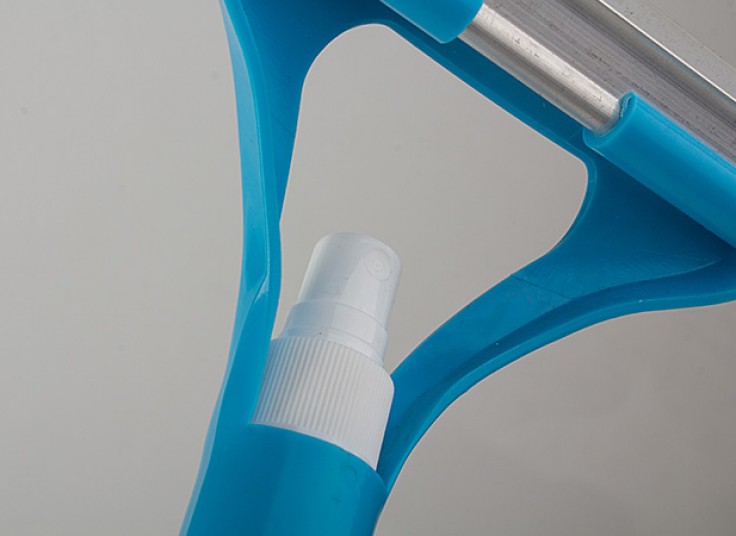 شیشه پاک کن اسپری دار