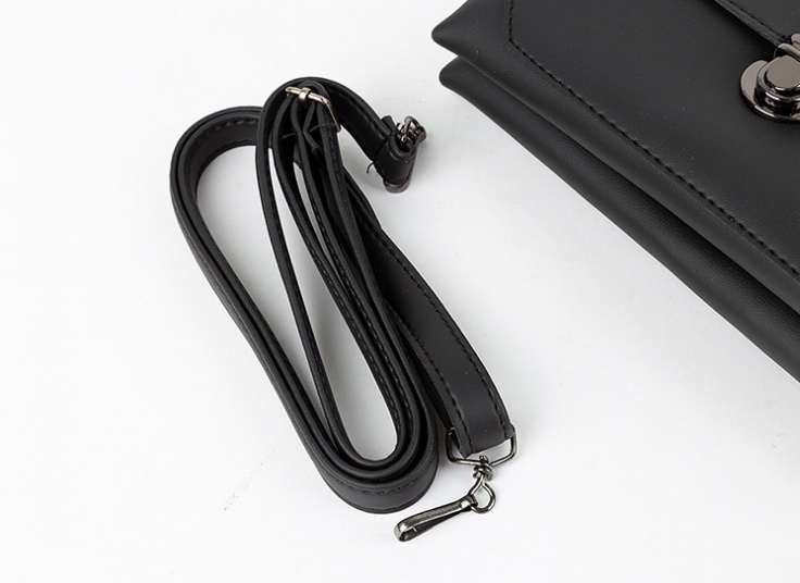 کیف دوشی زنانه Valentino