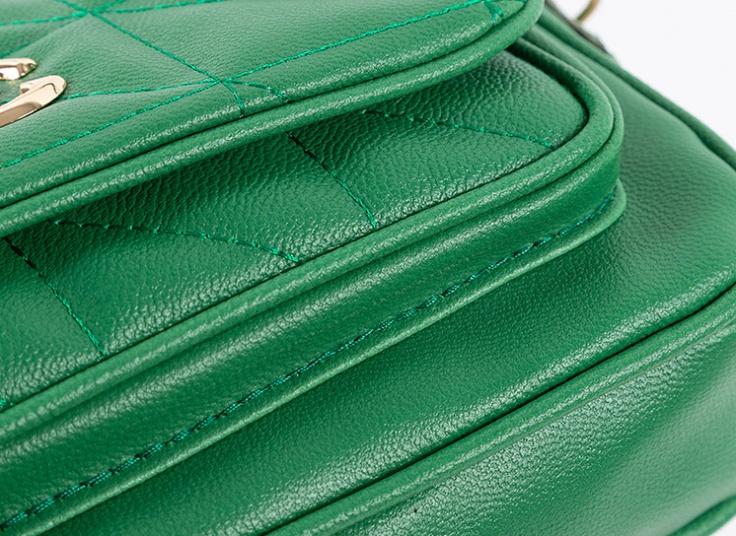 کیف پاسپورتی طرح Chanel