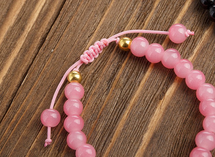 دستبند سنگی آویزدار