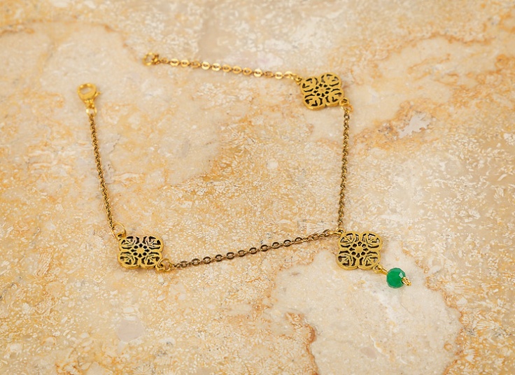 دستبند طلایی آویزدار