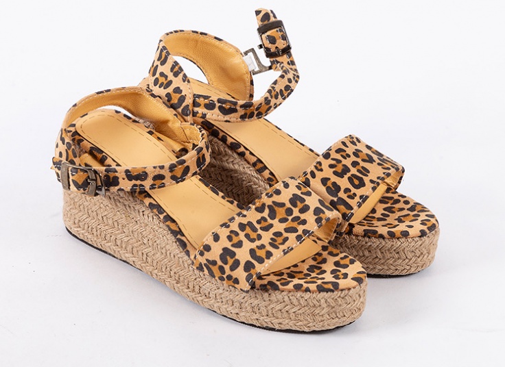 صندل زنانه لژدار