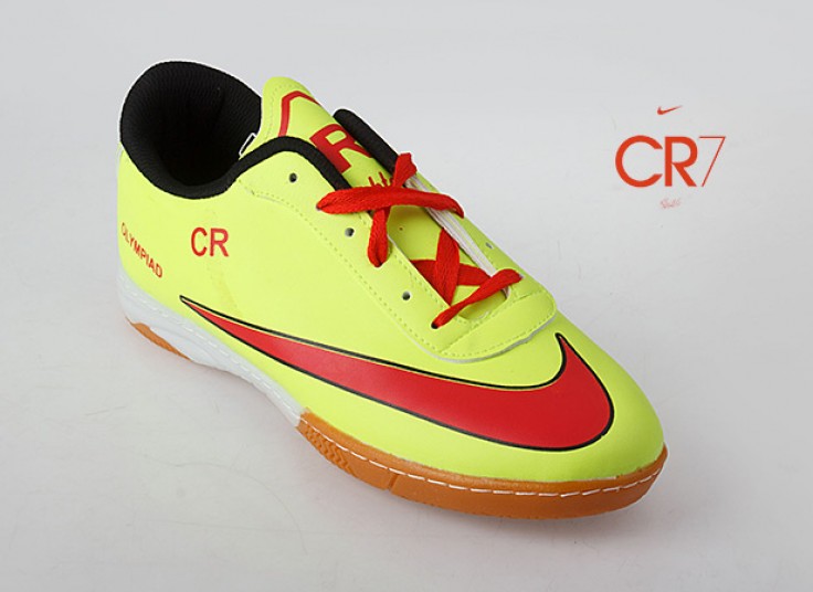 کفش فوتبالی CR7