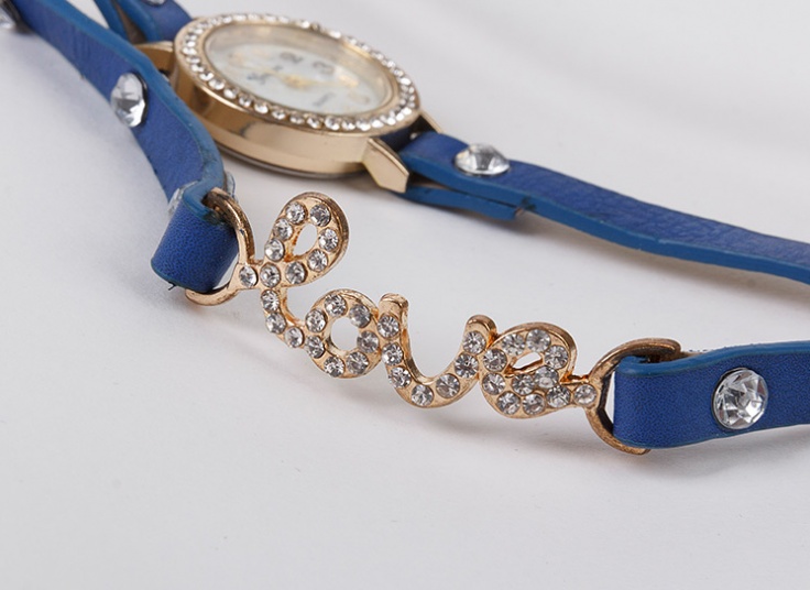 ساعت دستبندی زنانه LOVE