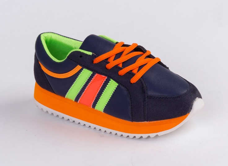 کفش کتانی زنانه adidas