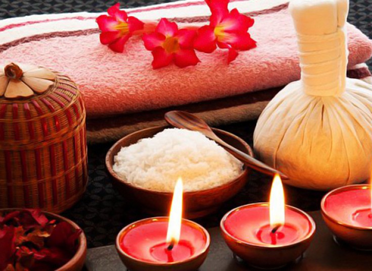 ماساژ صورت و گردن انستیتو آفرینش