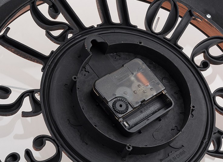 ساعت دیواری طرح سلطنتی