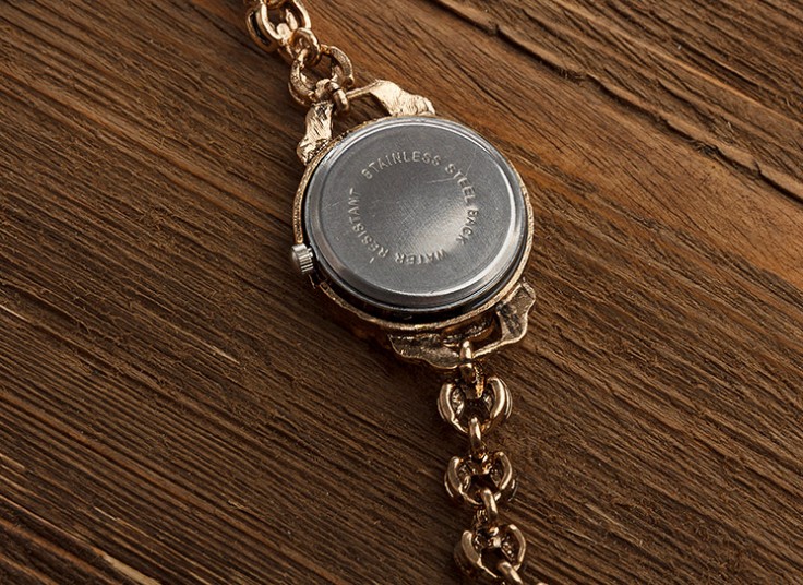 ساعت مچی طرح نقره نگین دار