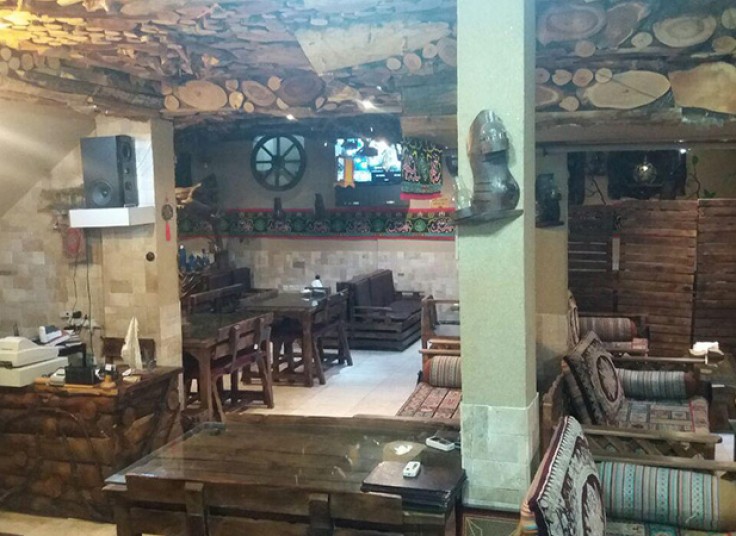 سرویس چای و قلیان سرای سنتی کوچه باغ