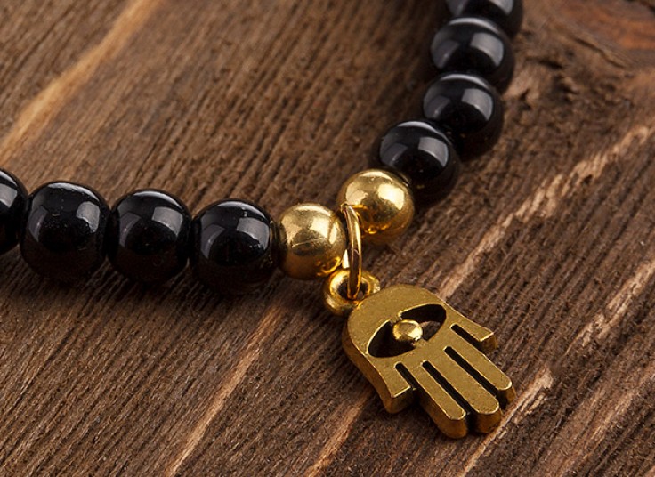 دستبند سنگی آویزدار