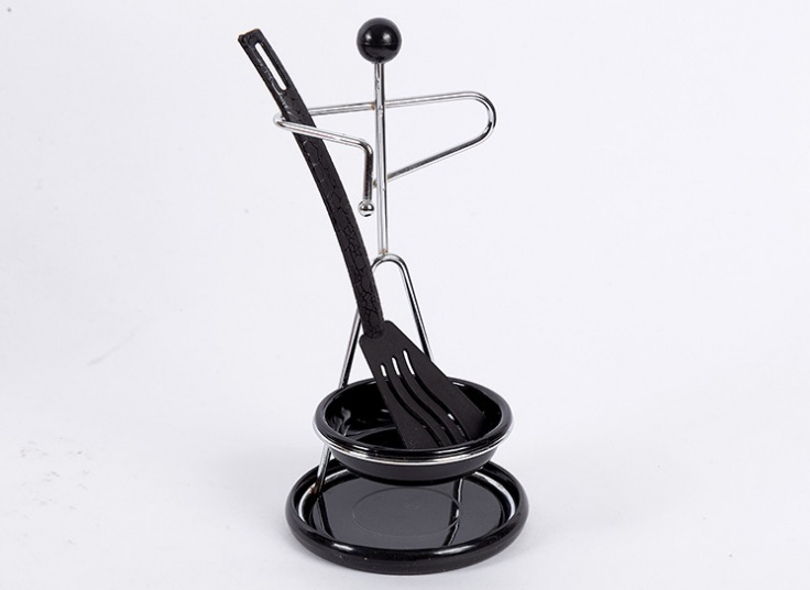 زیر قاشقی کنار گاز