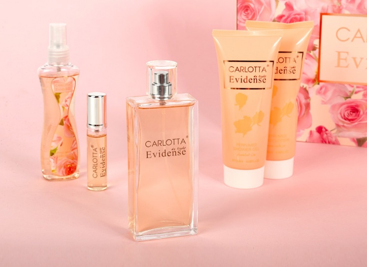 پکیج کادویی محصولات آرایشی CARLOTTA