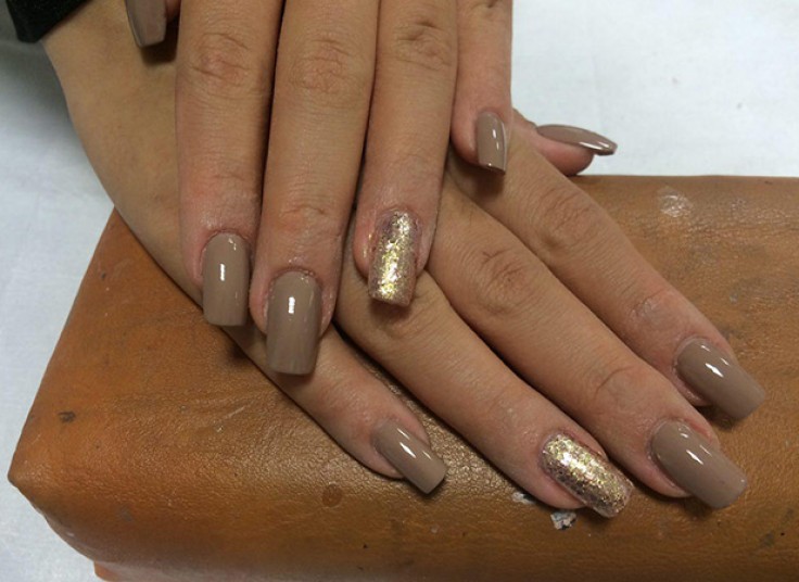 خدمات ناخن سالن زیبایی الی ناز