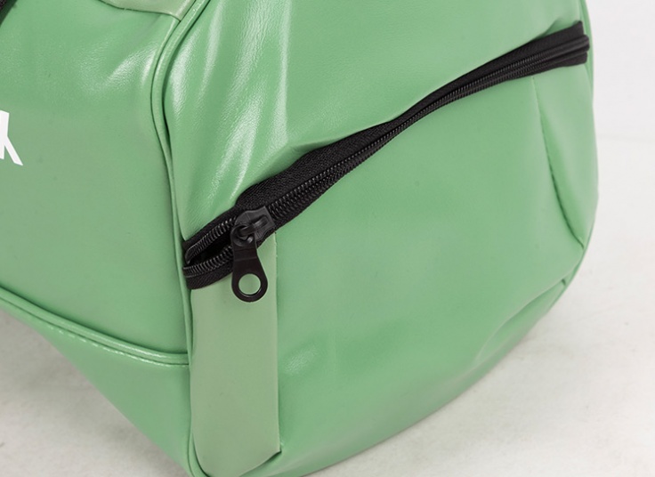 ساک ورزشی چرم Nike