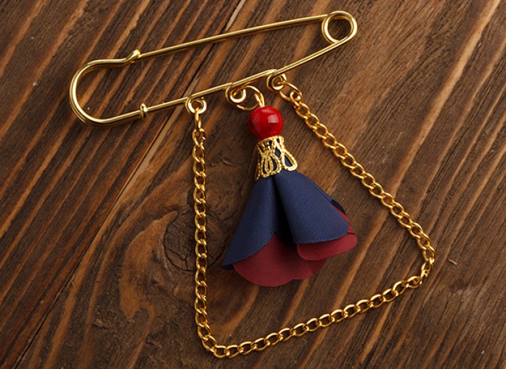 سنجاق سینه دست ساز