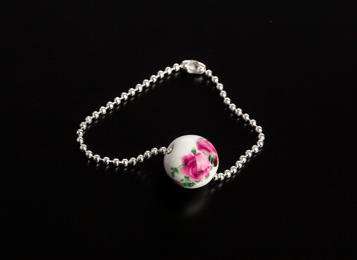 آویز ساعت Beady