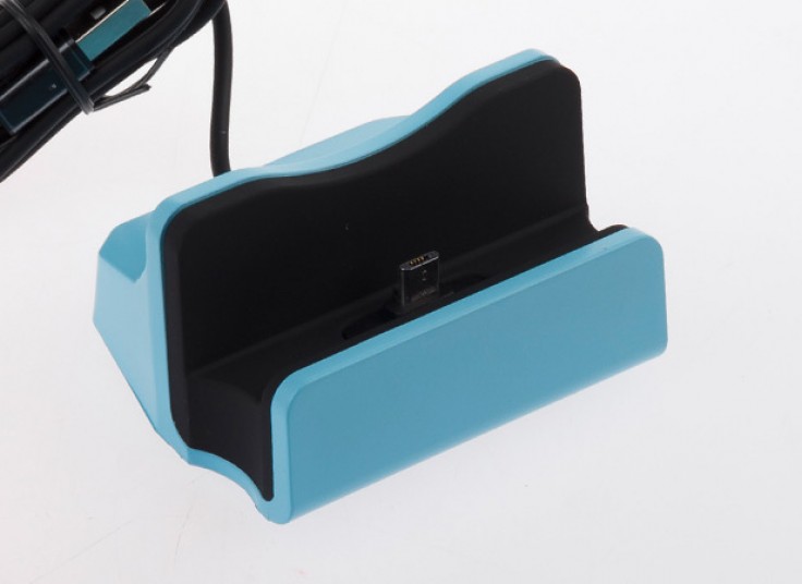 استند و شارژر موبایل رومیزی