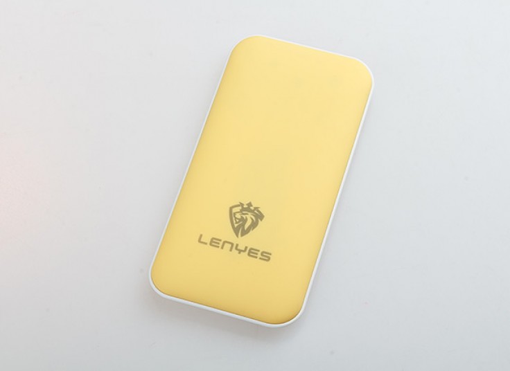 پاور بانک با دو خروجی LENYES