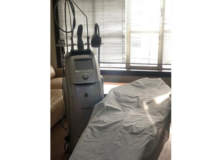 لاغری با کویتیشن RF و وکیوم در مطب دکتر توسلی