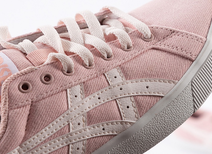 کتانی زنانه asics