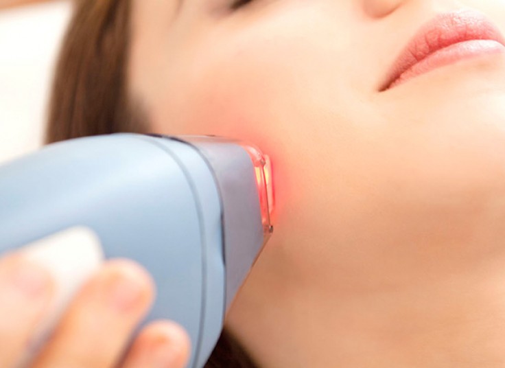 لیزر الکساندرایت دایود آروما مطب دکتر فیروزمند