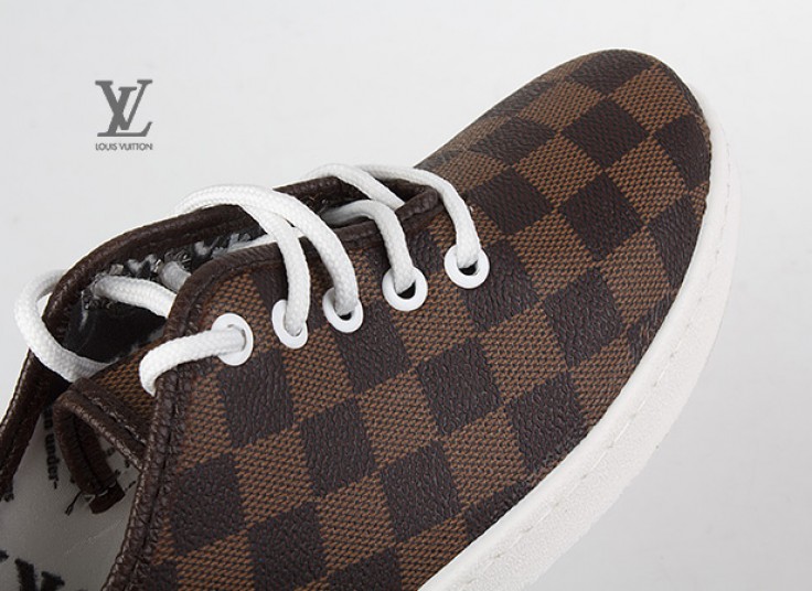 کفش اسنیکرز طرح LV