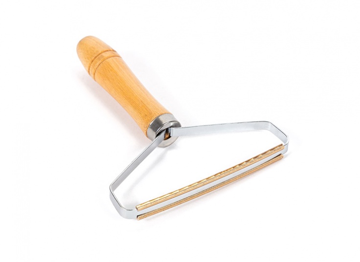 پرزگیر لباس دسته چوبی