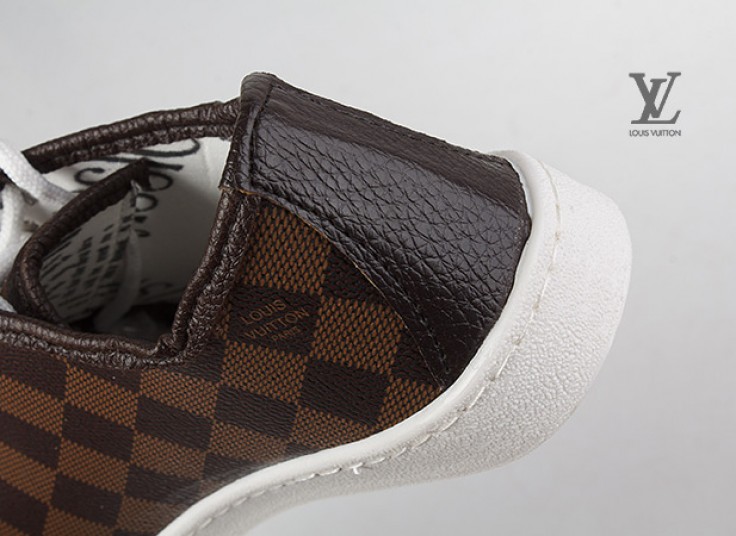 کفش اسنیکرز طرح LV