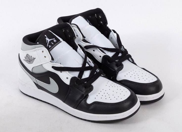 کتانی زنانه Nike Air Jordan 1