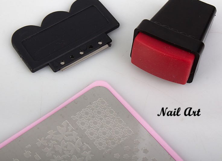 نگین و مهر ناخن Mei jia er