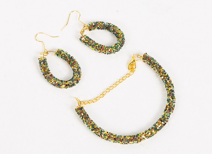 گوشواره و دستبند کریستالی