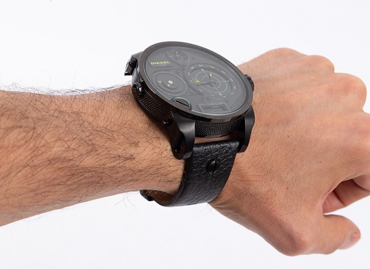 ساعت مچی چهار زمانه طرح Diesel