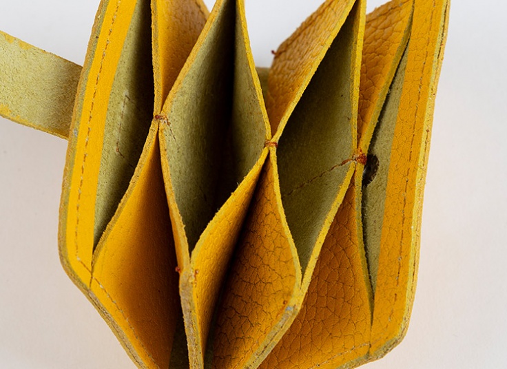 جاکارتی چرمی آکاردئونی