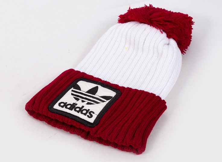 کلاه بافت طرح adidas