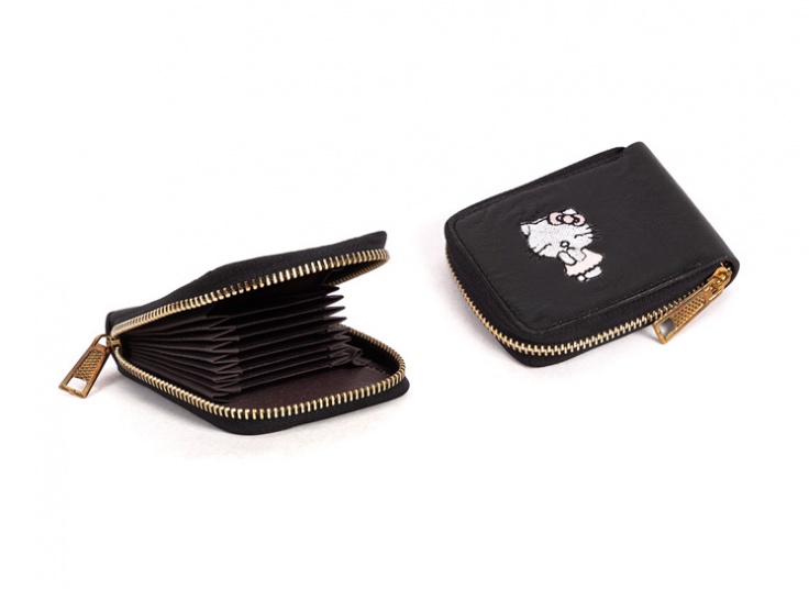 جاکارتی چرم گلدوزی‌ شده