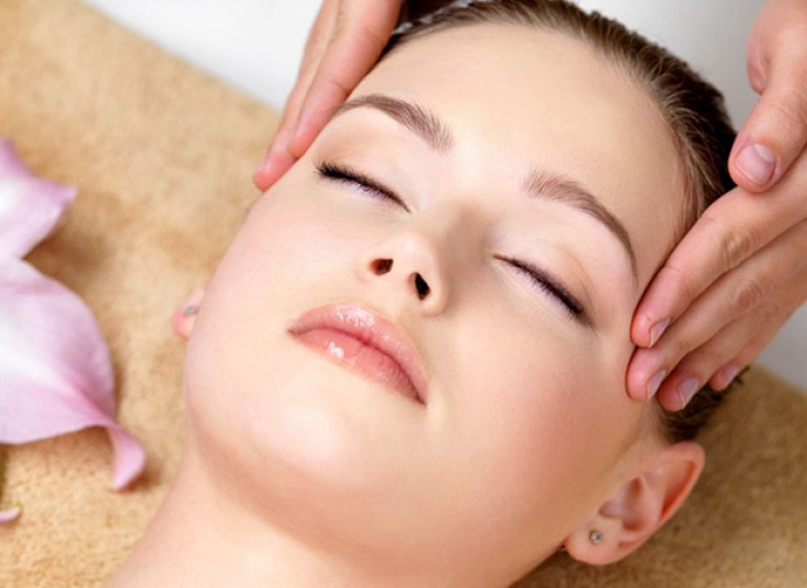 ماساژ ریلکسی و لاغری در مرکز زیبایی غزل