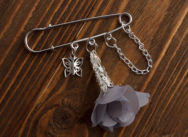 سنجاق سینه دست ساز