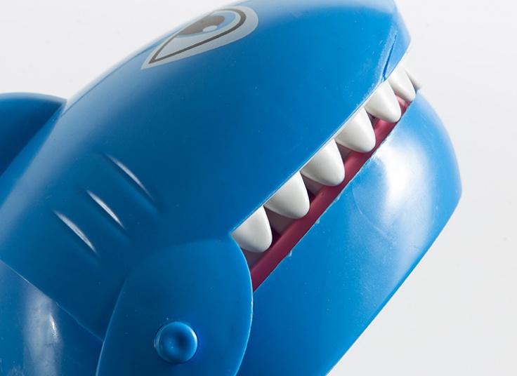 اسباب بازی مدل کوسه دندانی