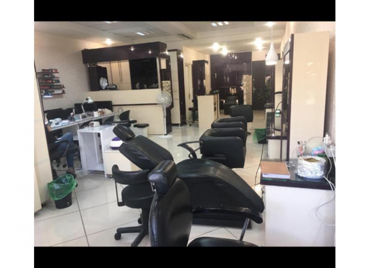 ماساژ صورت و گردن در آرایشگاه ویان